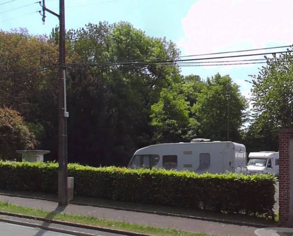 Stellplatz Le Cateau-Cambrésis — Photo 4