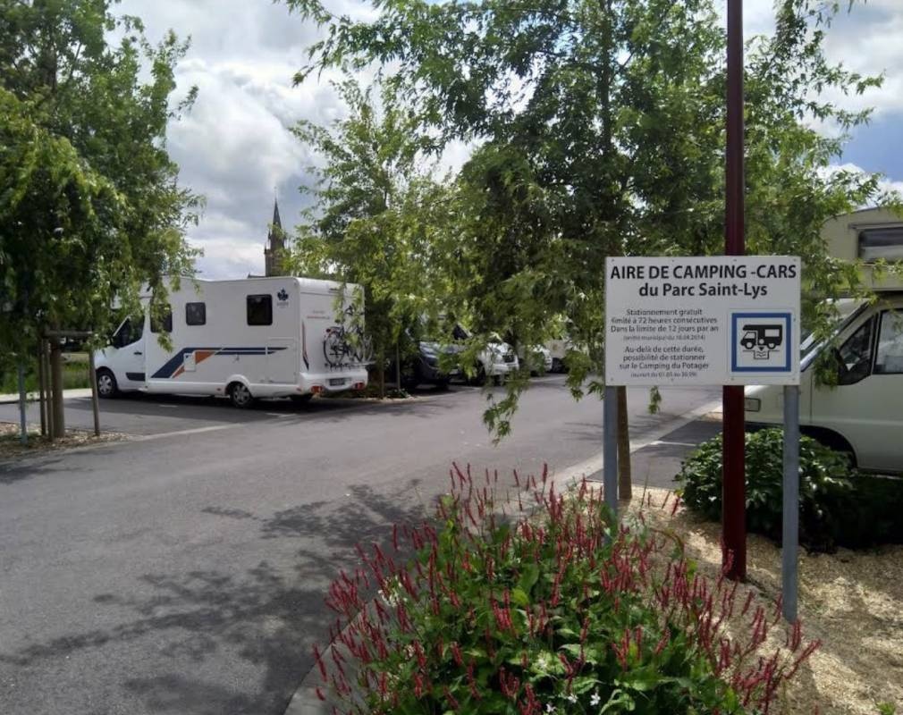 Stellplatz du Parc Saint-Lys — Area di sosta in Sourdeval