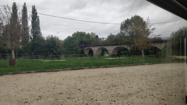 Stellplatz Saint-Léon-sur-l'Isle — Foto 3