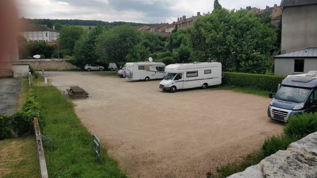 Stellplatz Bourganeuf — Camperplaats in Bourganeuf