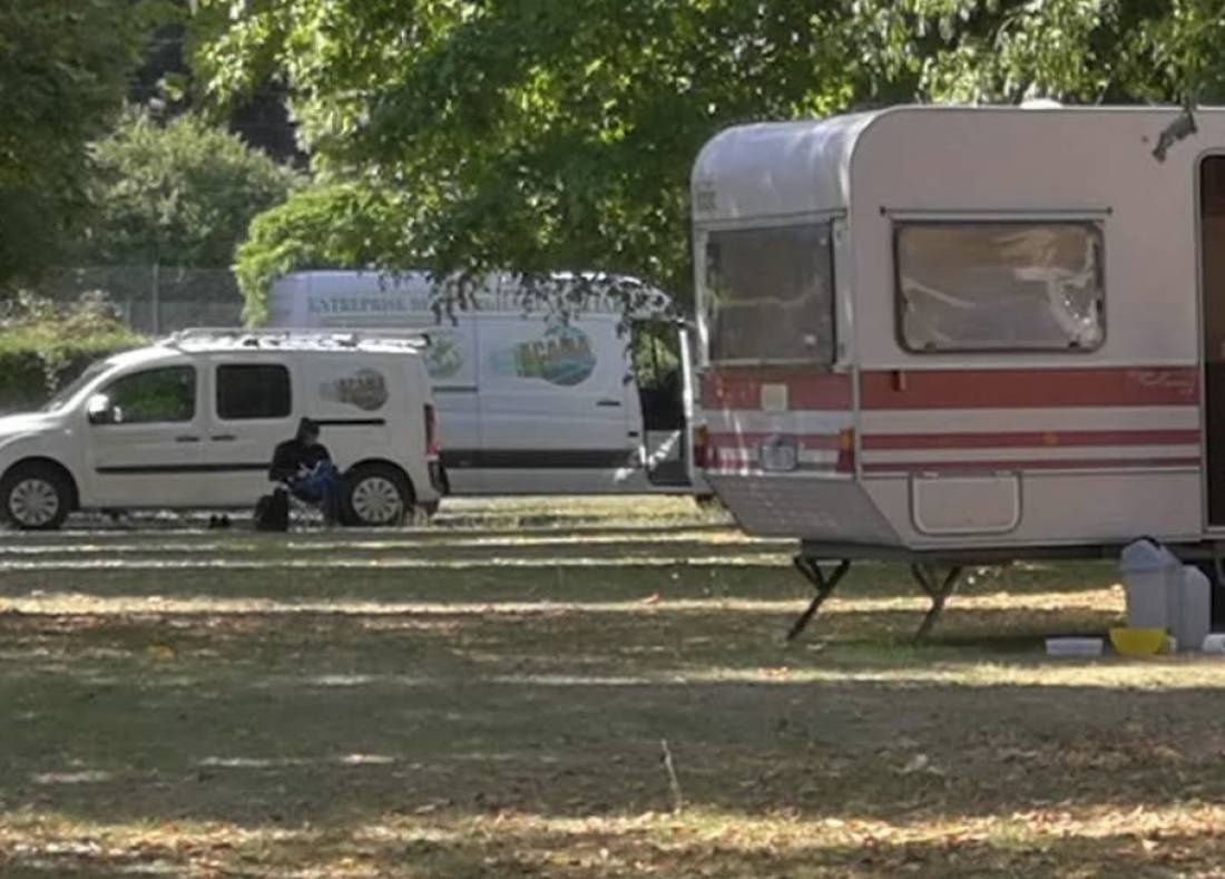 Camping Municipal La Pouge — Area da campeggio in Chambon-sur-Voueize