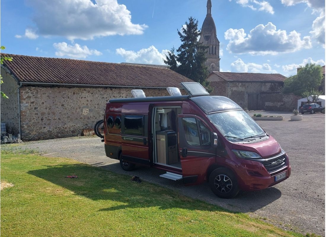Stellplatz Lésignac-Durand — Місце для кемперів in Lésignac-Durand