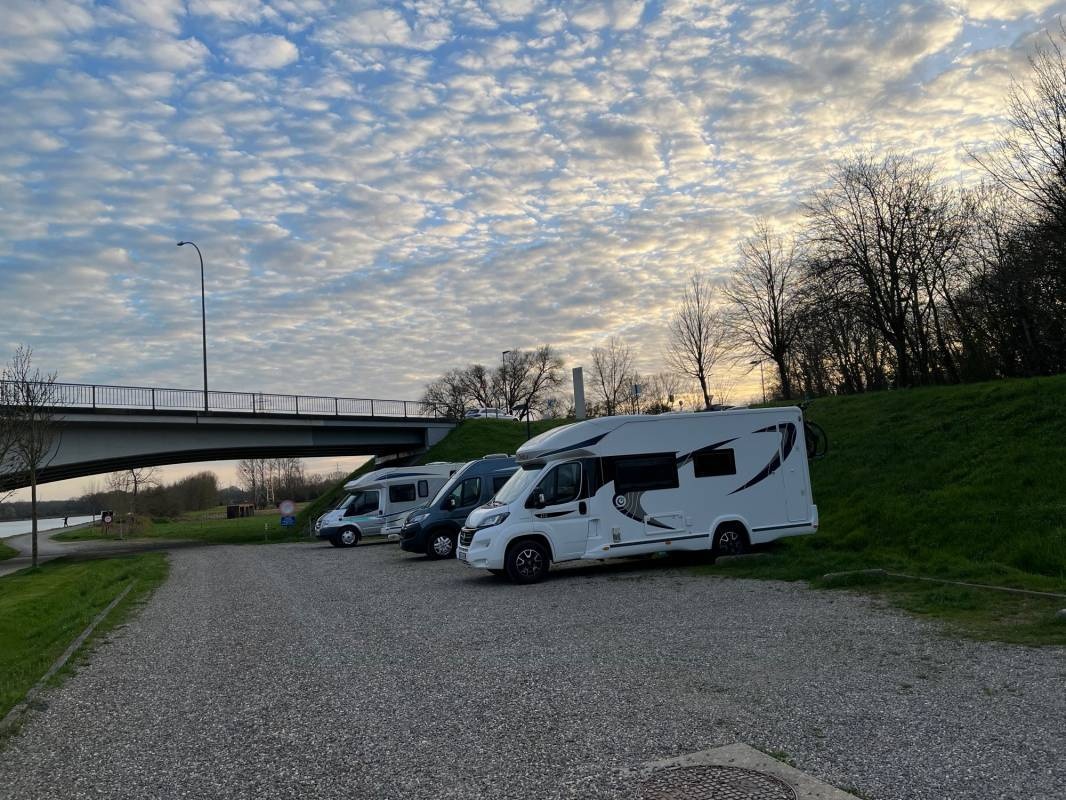 Camperplaats Oud Rekem — Bobilplass in Lanaken