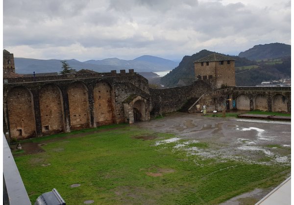 Parking Municipal  Aínsa — Photo 4
