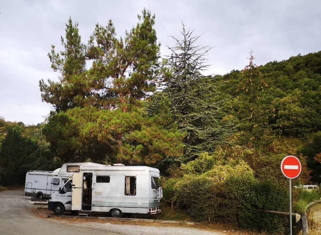 Stellplatz Comps-sur-Artuby — Camperplads in Comps-sur-Artuby