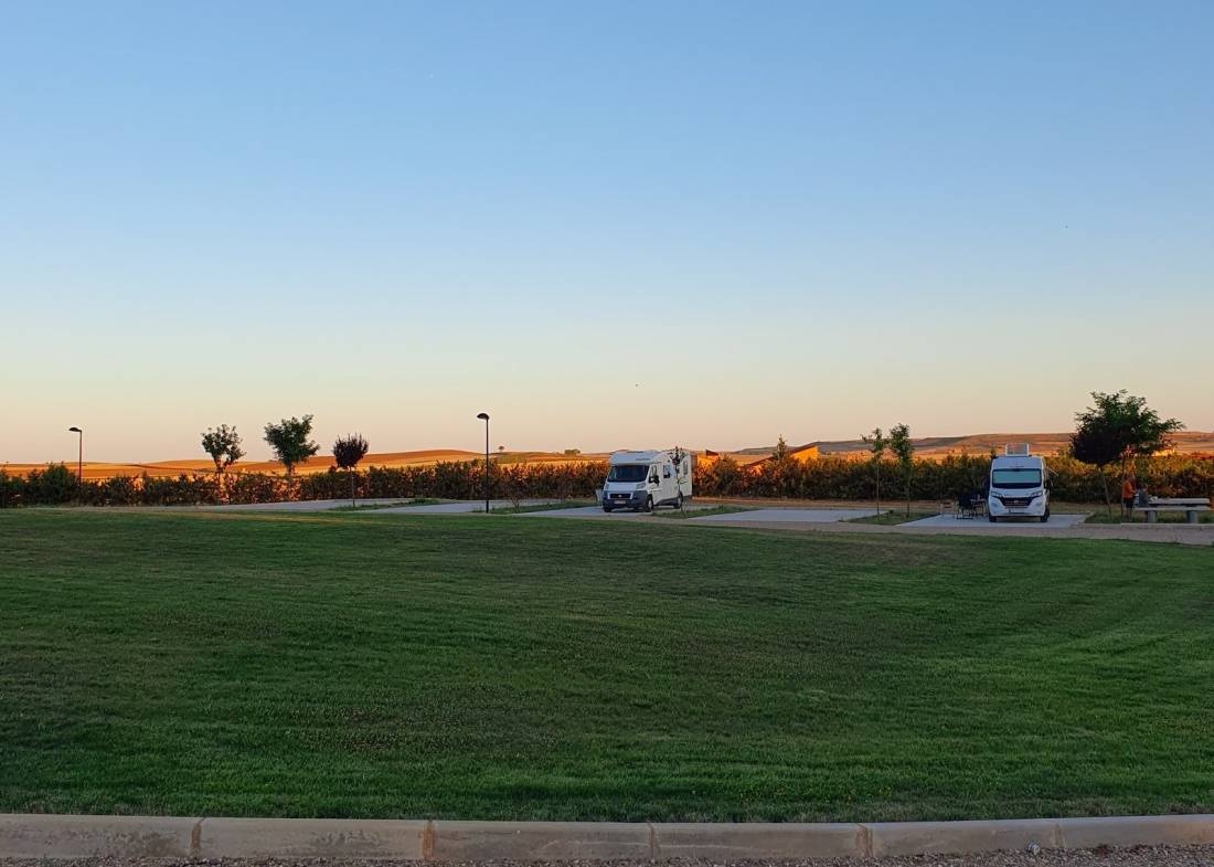 Área de Caravanas de Santa Maria del Campo — Camperplaats in Santa María del Campo