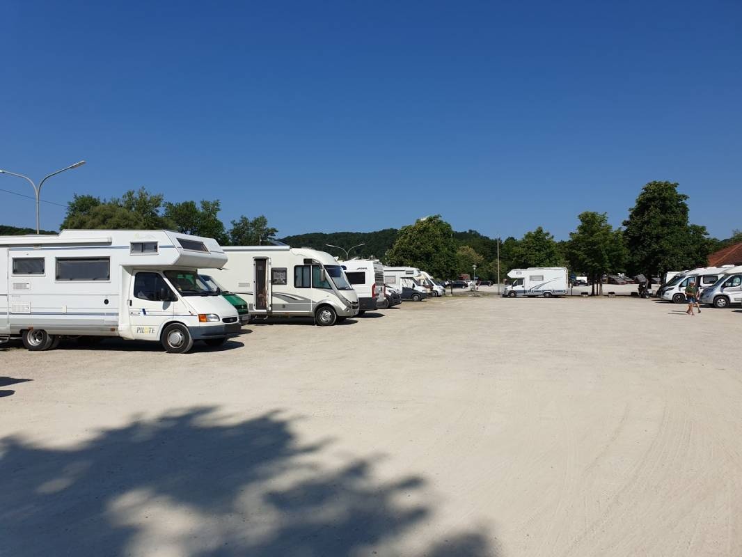 Wohnmobilstellplatz Am Pflegerspitz — Aire camping car in Kelheim