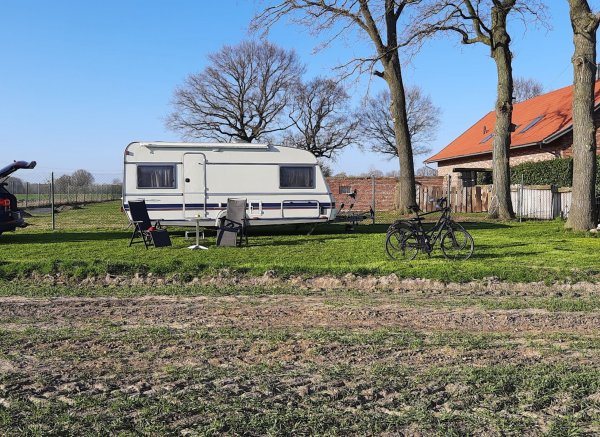 Zwischen Feldern und Ziegen