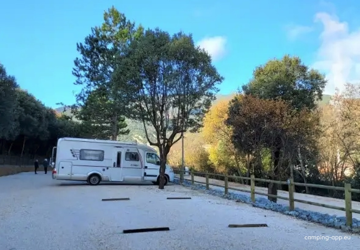 Stellplatz d'Amelie-les-Bains-Palalda, Viure als banys — Sp. parking dla kamperów in Amélie-les-Bains-Palalda
