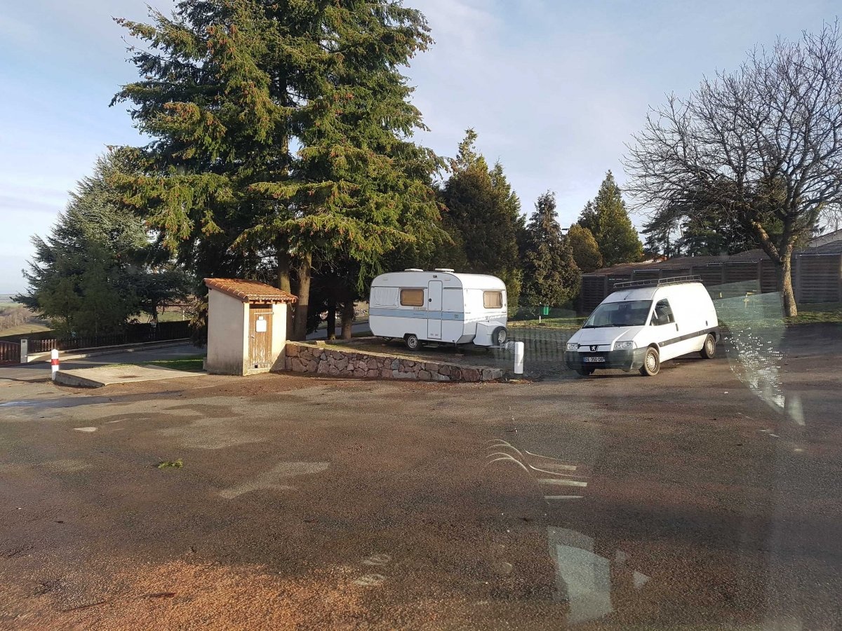 Stellplatz Violay — 露营车营地 in Violay