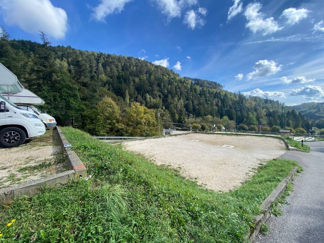 Area Sosta Camper — Stellplatz in Ferrara di Monte Baldo