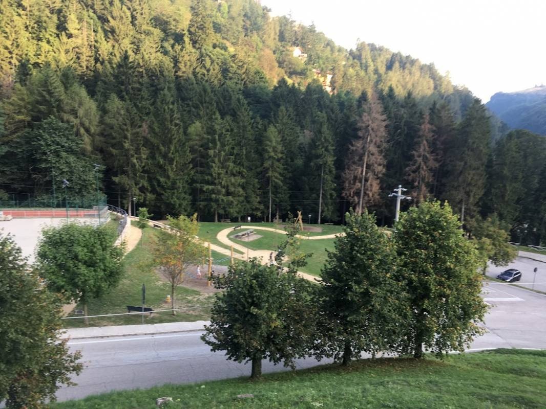 Area Sosta Camper — Ställplats in Ferrara di Monte Baldo