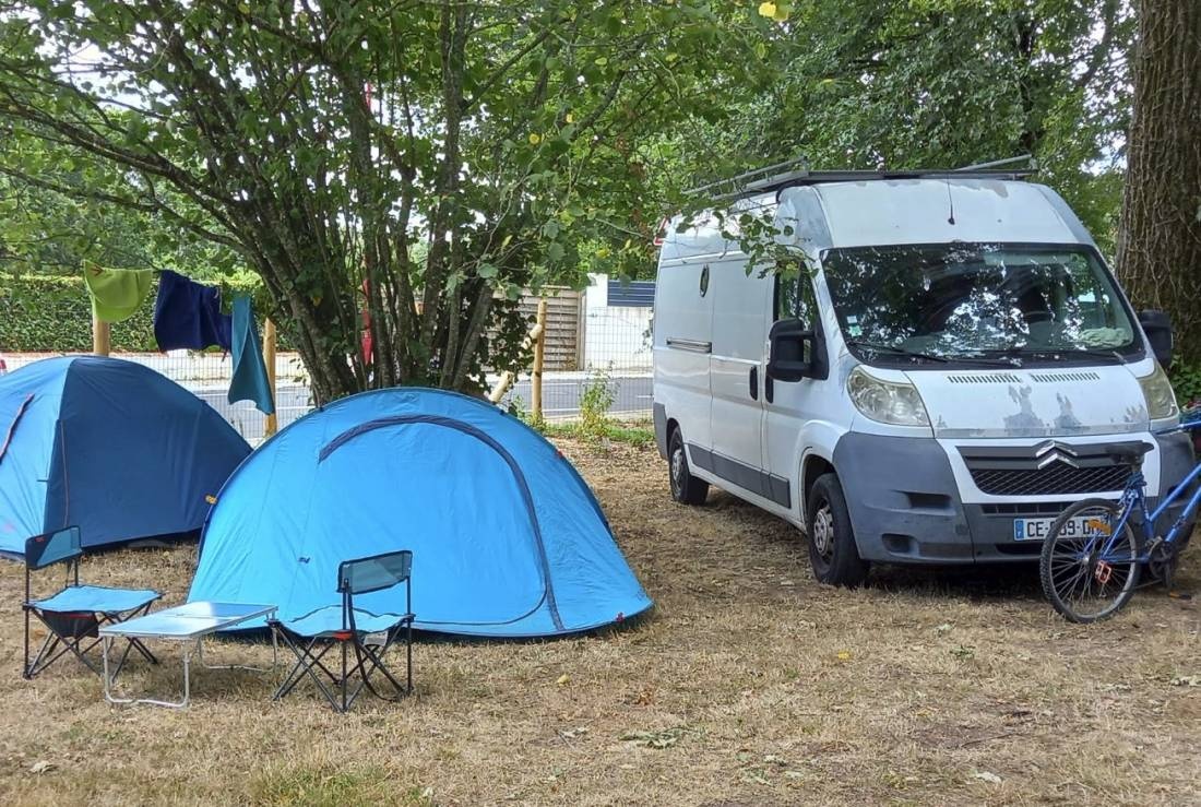 Camping municipal L'Etoile Saint-Hilaire-de-Chaléons — Campingplats in Saint-Hilaire-de-Chaléons
