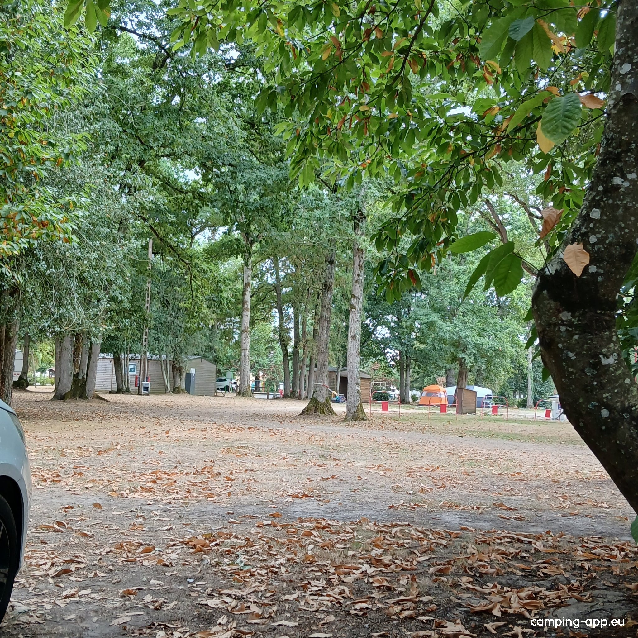 Camping municipal L'Etoile Saint-Hilaire-de-Chaléons — Kemp in Saint-Hilaire-de-Chaléons