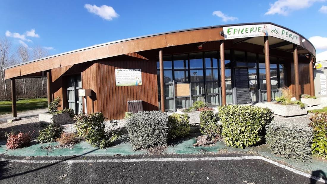 Stellplatz Saint-Dizant-du-Gua — Ställplats in Saint-Dizant-du-Gua