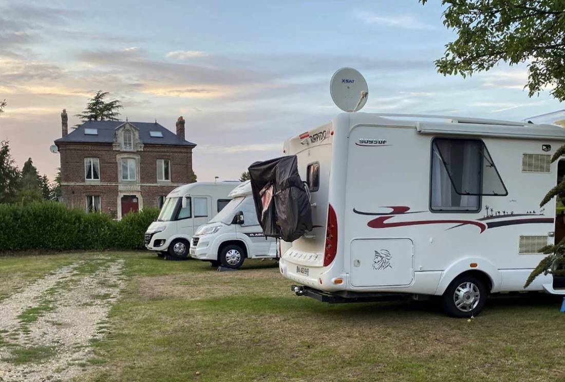 Stellplatz Campigny — Camperplaats in Campigny