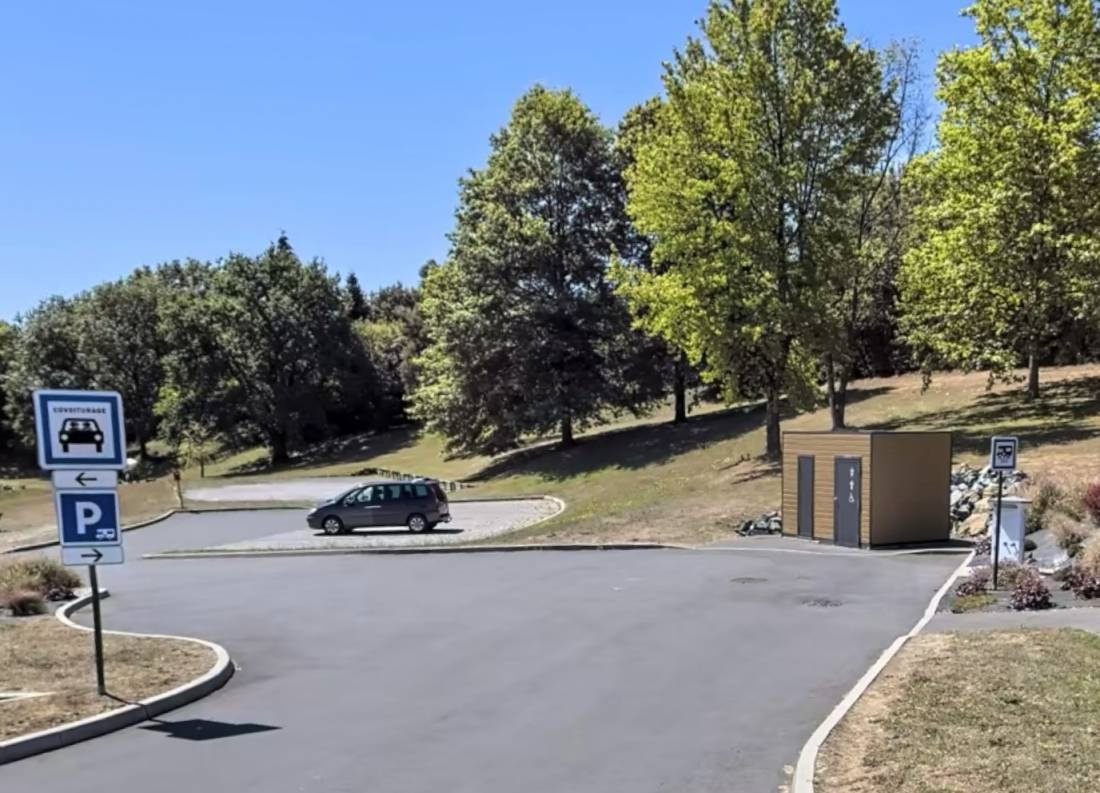 Stellplatz Vaiges — Campervan Site in Vaiges