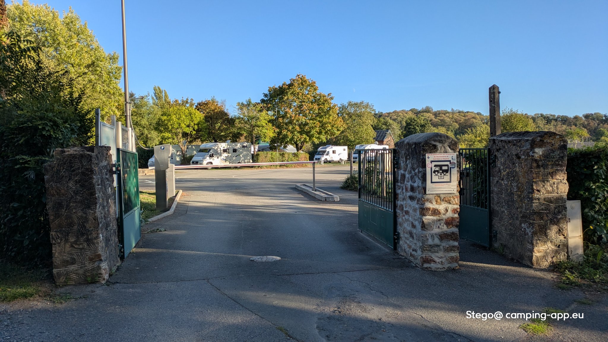 Stellplatz Saint-Jean-sur-Mayenne — Photo 5