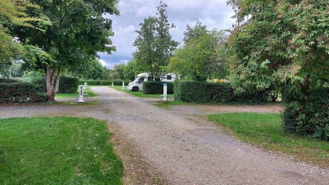 Stellplatz Saint-Jean-sur-Mayenne — Ställplats in Saint-Jean-sur-Mayenne