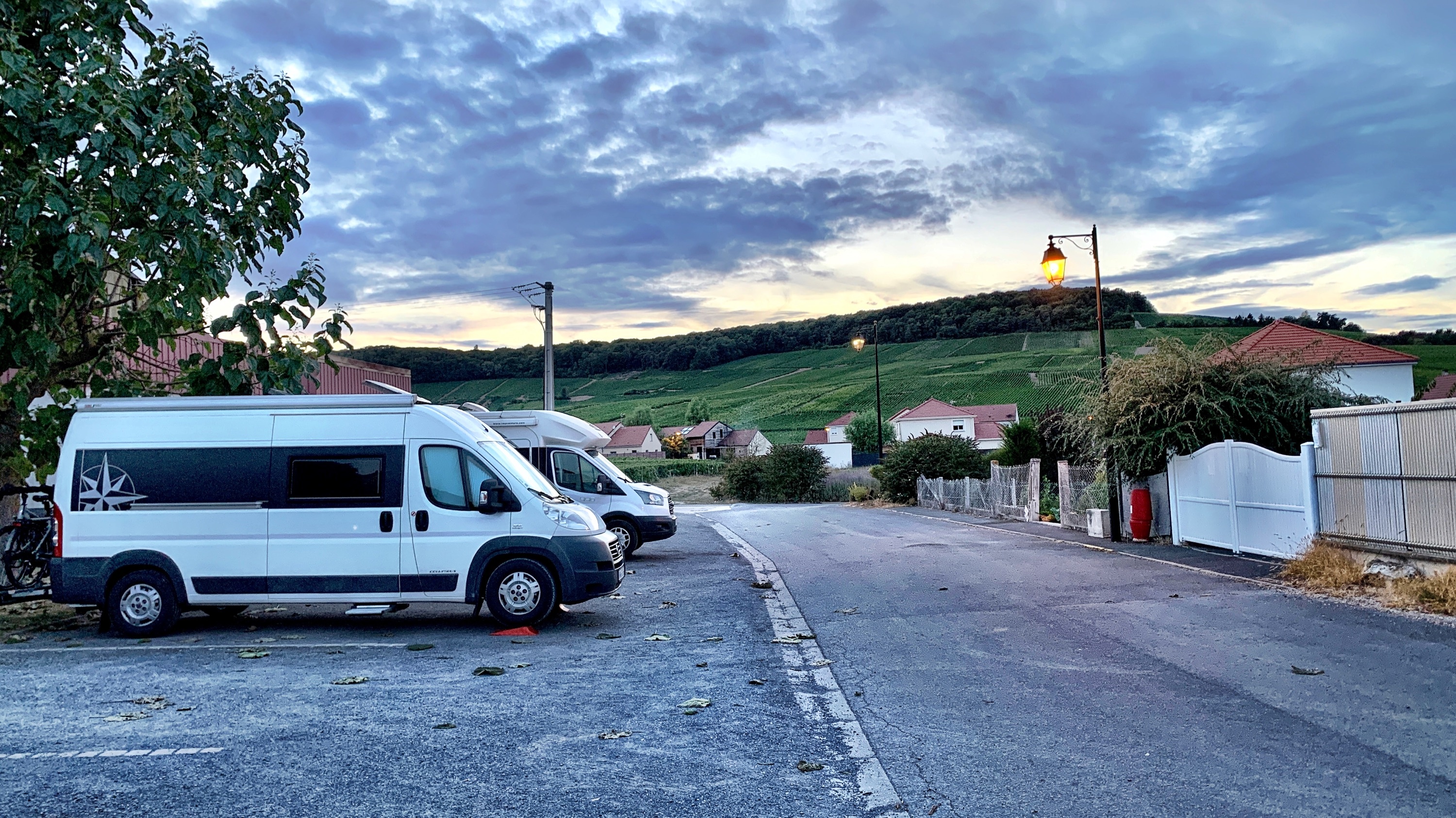 Stellplatz Chamery — Campervan Site in Chamery