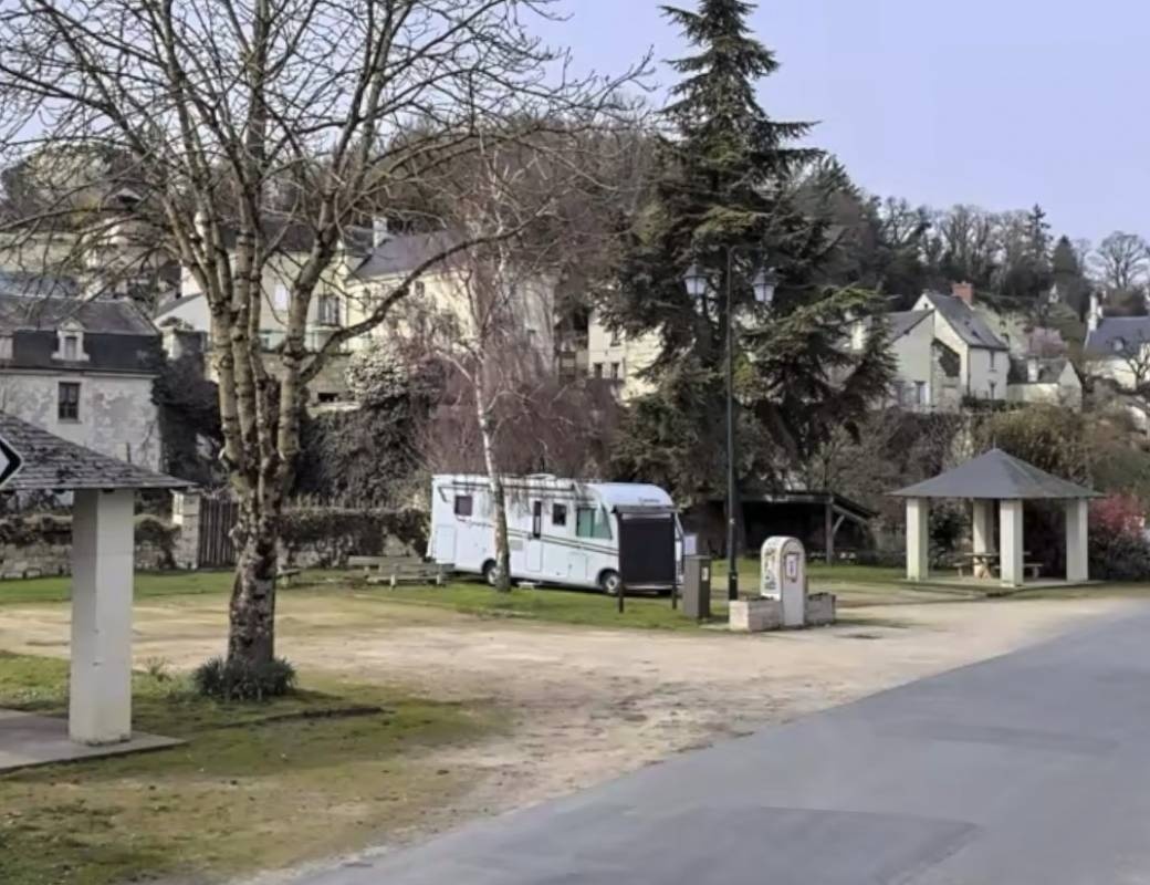 Stellplatz Turquant — Area di sosta in Turquant