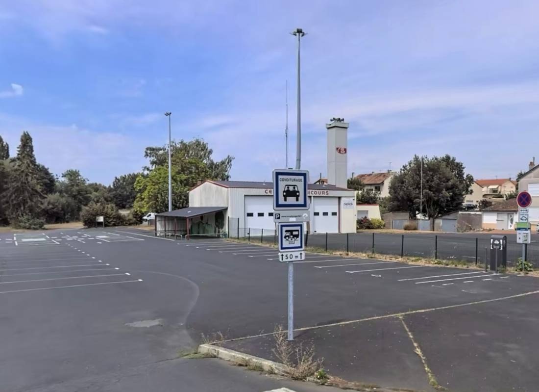 Stellplatz Gesté — Campervan Site in Gesté