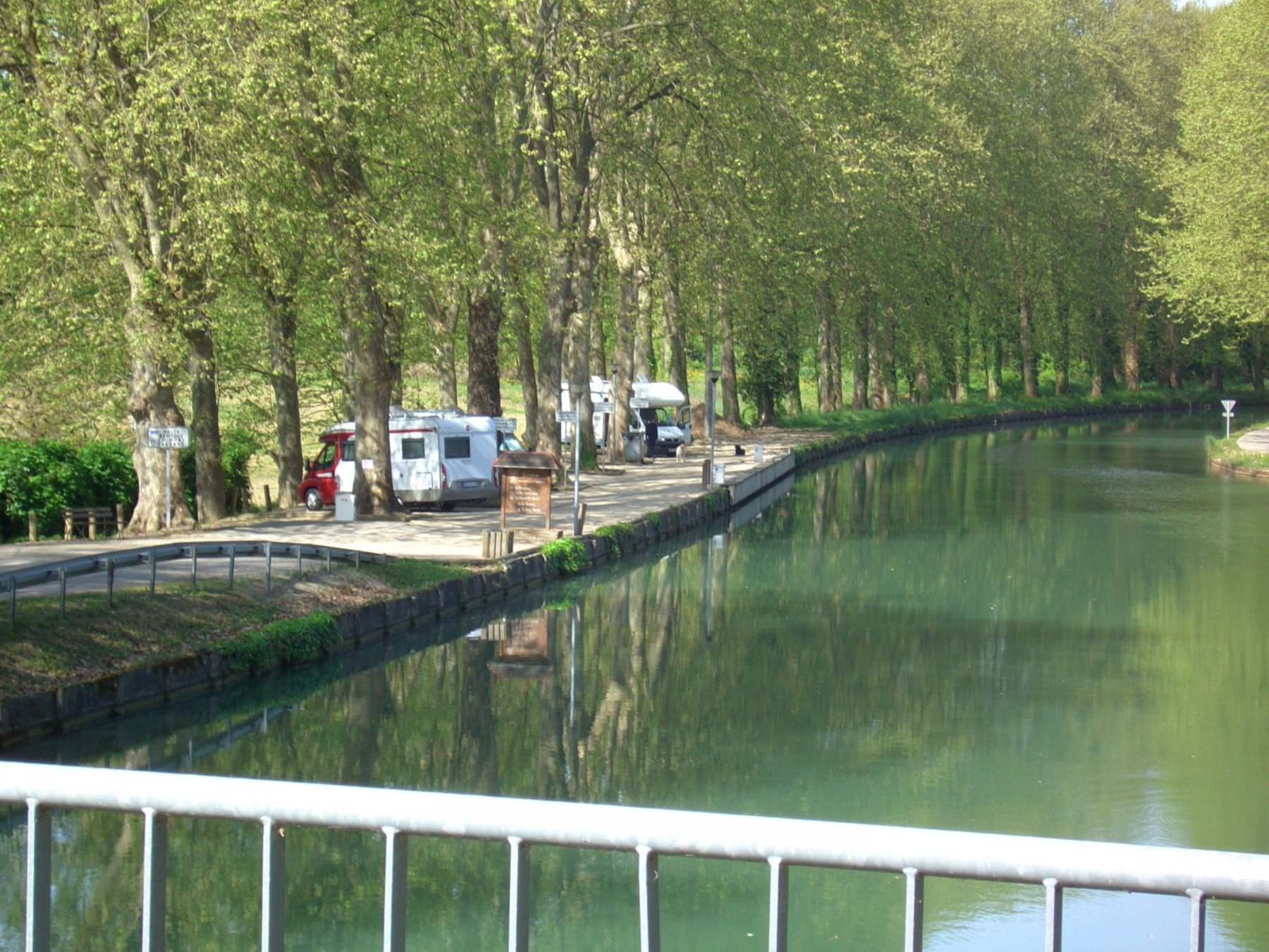 Stellplatz Caumont-sur-Garonne — Місце для кемперів in Caumont-sur-Garonne