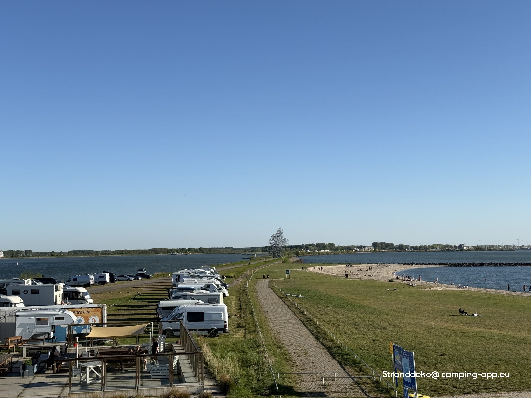 Camp & Surf Markermeer — Bobilplass in Lelystad