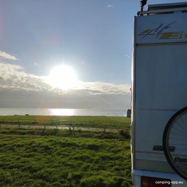 Camp & Surf Markermeer — Foto 5