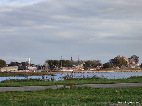 Camp & Surf Markermeer — Foto 4