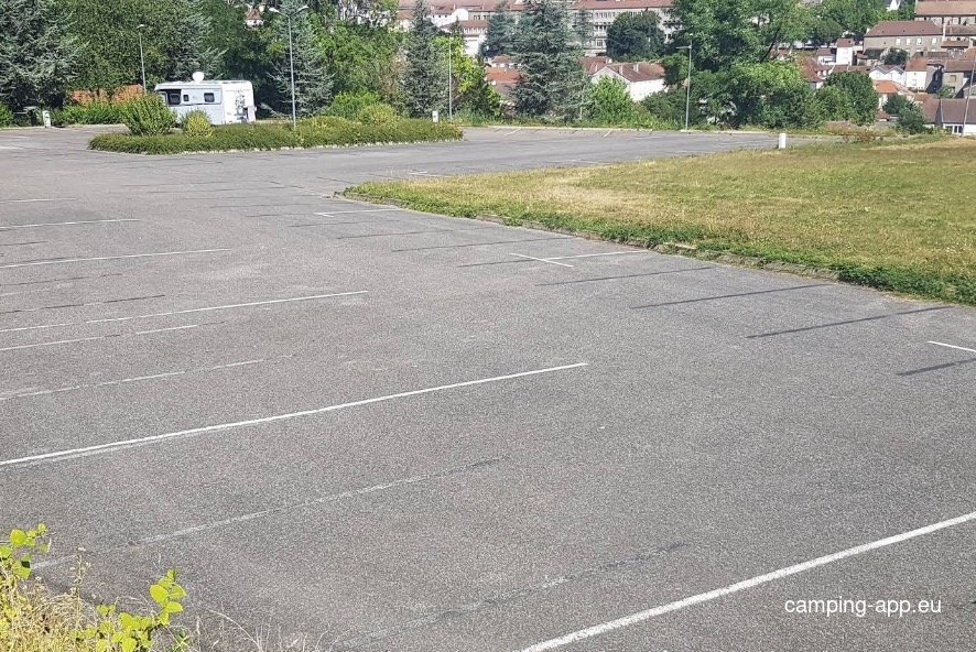 Stellplatz Bourbonne les Bains — Campervan Site in Bourbonne-les-Bains