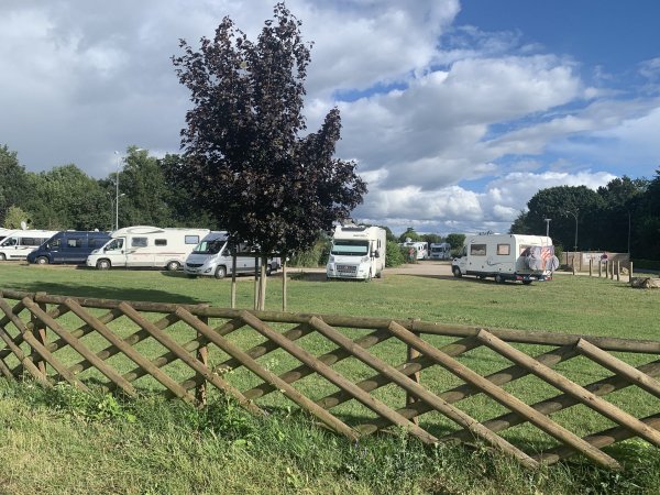 Stellplatz Sully-sur-Loire — Photo 3