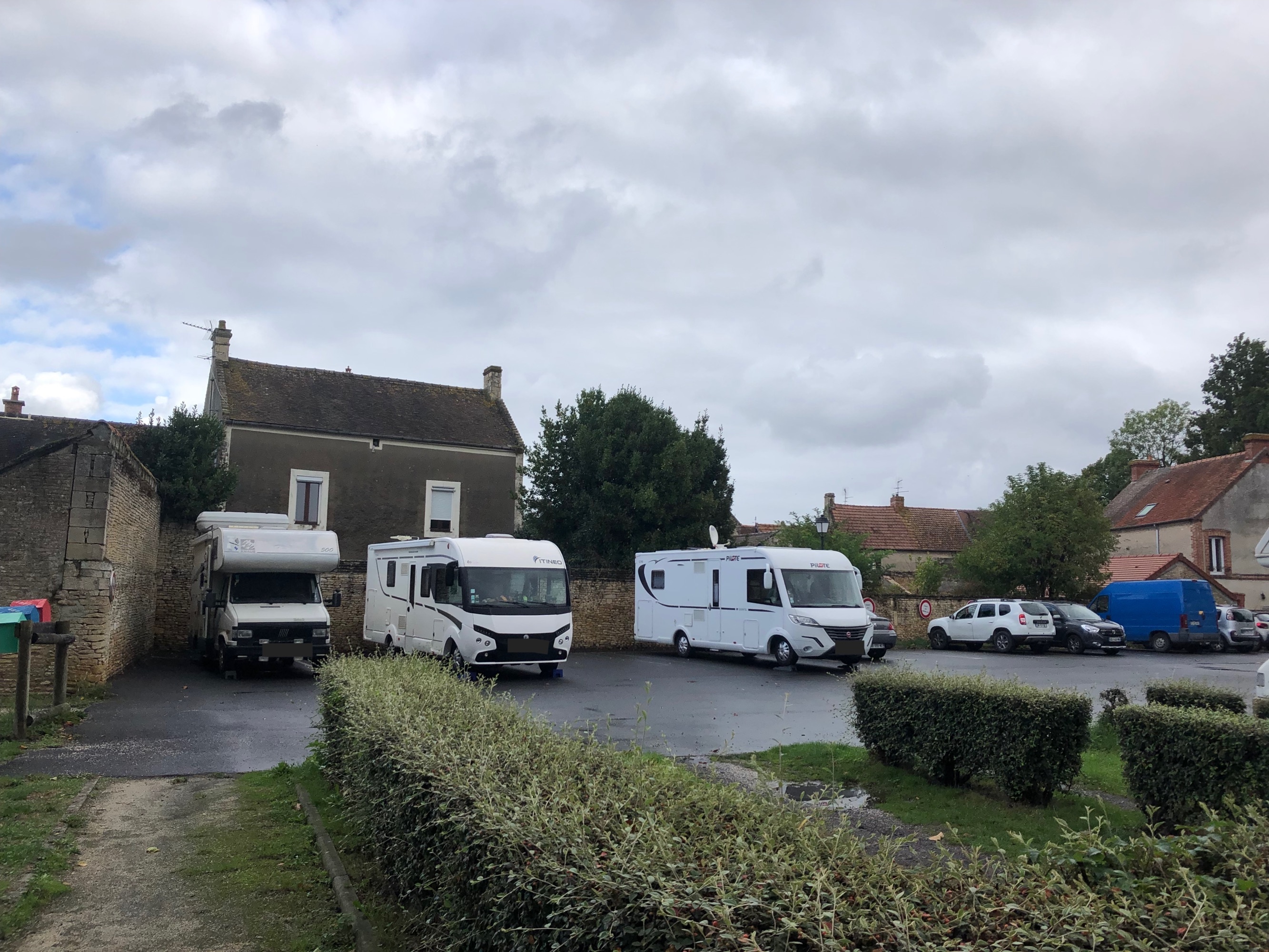 Stellplatz Hérouvillette — Bobilplass in Hérouvillette