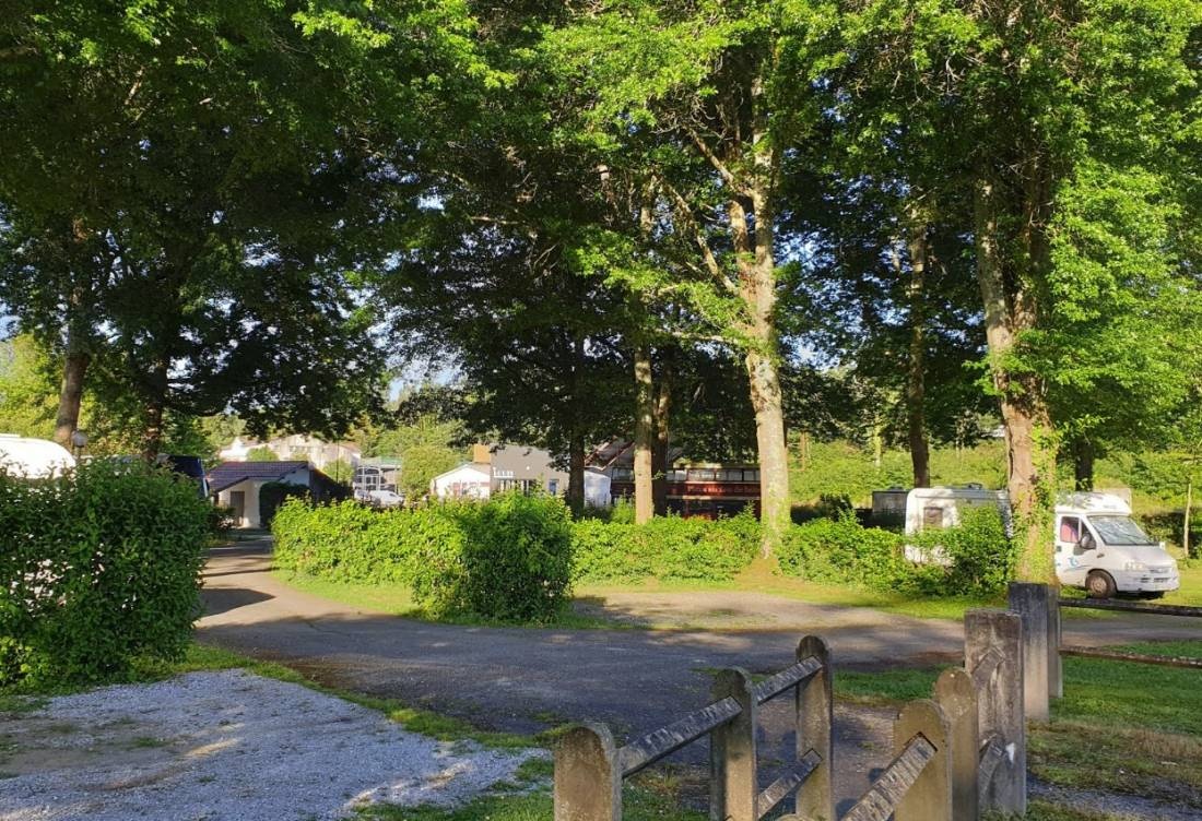 Camping-Car Park Pouillon — Campervan Site in Pouillon