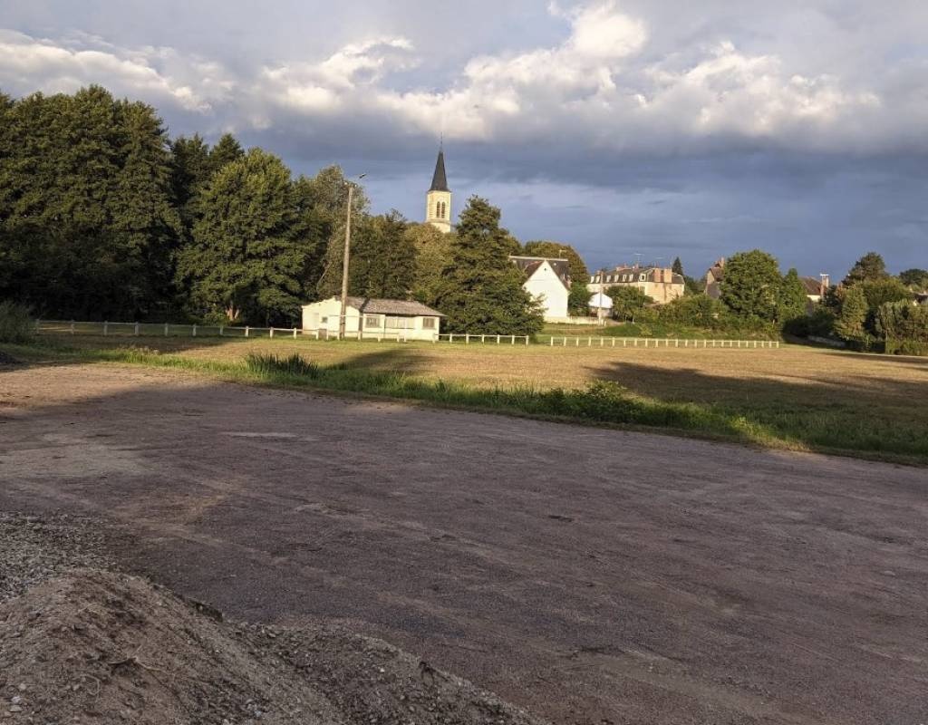 Stellplatz Saint-Bonnet-Tronçai — Area Autocaravanas in Saint-Bonnet-Tronçais