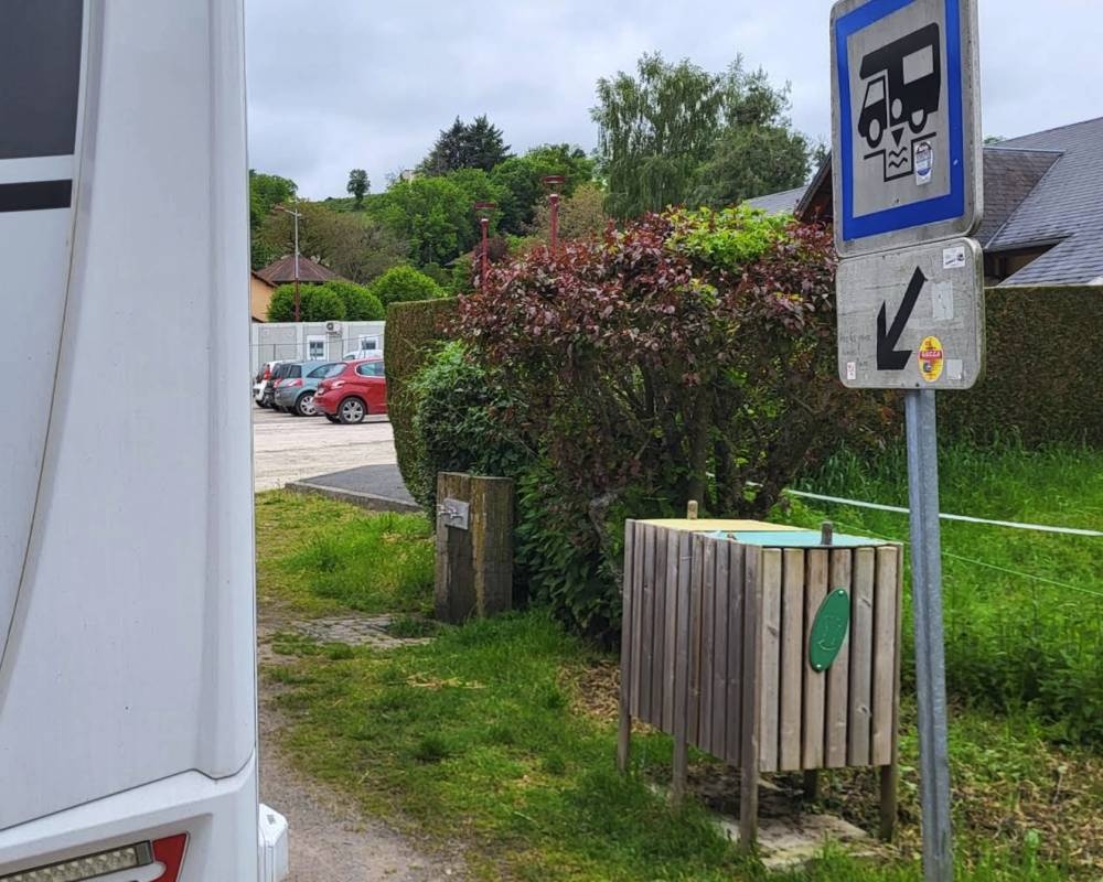 Stellplatz Manzat — Ställplats in Manzat