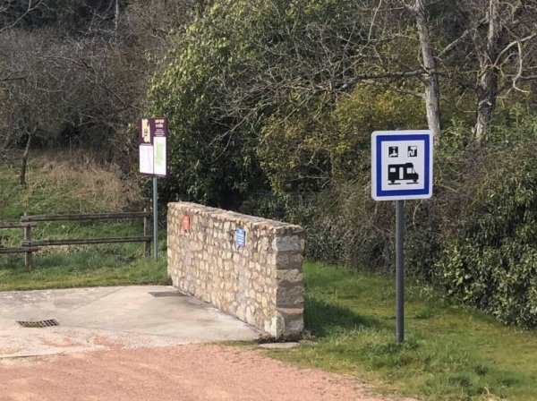 Stellplatz Saint-Haon-le-Châtel — Photo 3