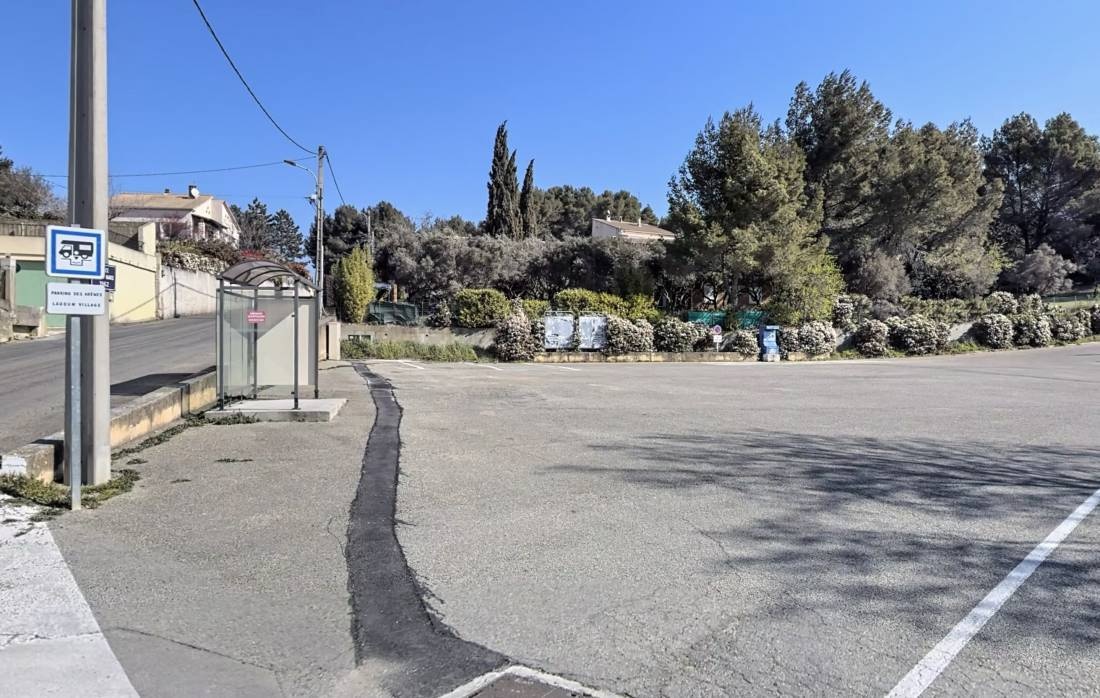 WoMo Stellplatz Laudun-l’Ardoise — Area Autocaravanas in Laudun-l’Ardoise