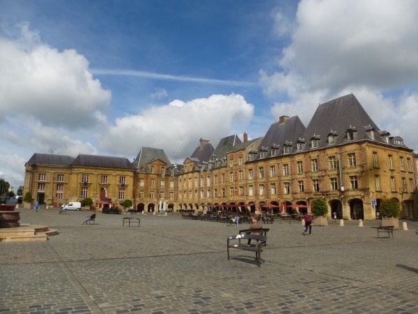Camping-Car Park Charleville Mézières — Campervan Site in Charleville Mézières