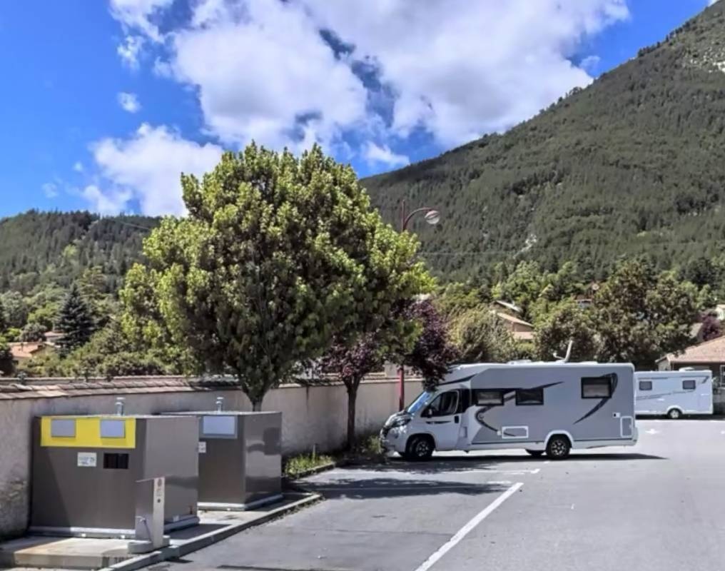 Stellplatz Saint-André-les-Alpes — Campervan Site in Saint-André-les-Alpes
