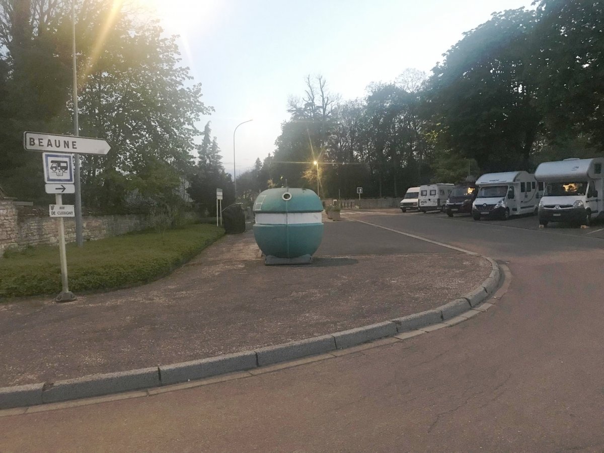 Stellplatz Nuits-Saint-Georges — Stellplatz in Nuits-Saint-Georges