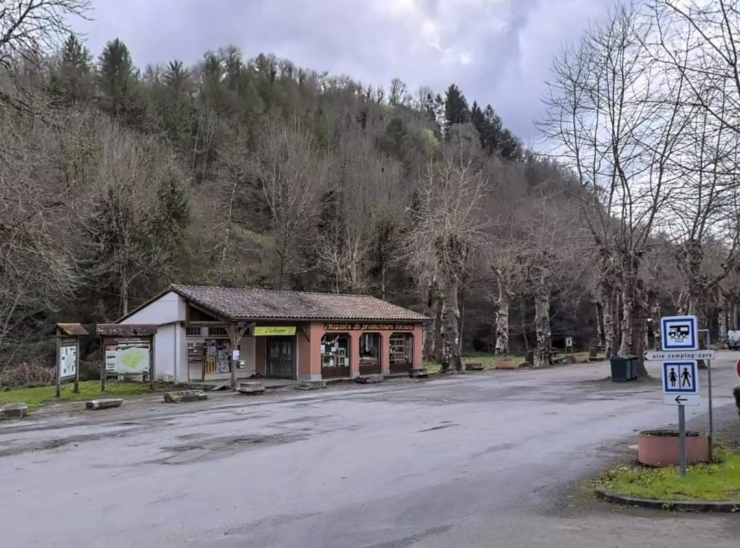 WoMo Stellplatz Castelnau-Durban — Ställplats in Castelnau-Durban