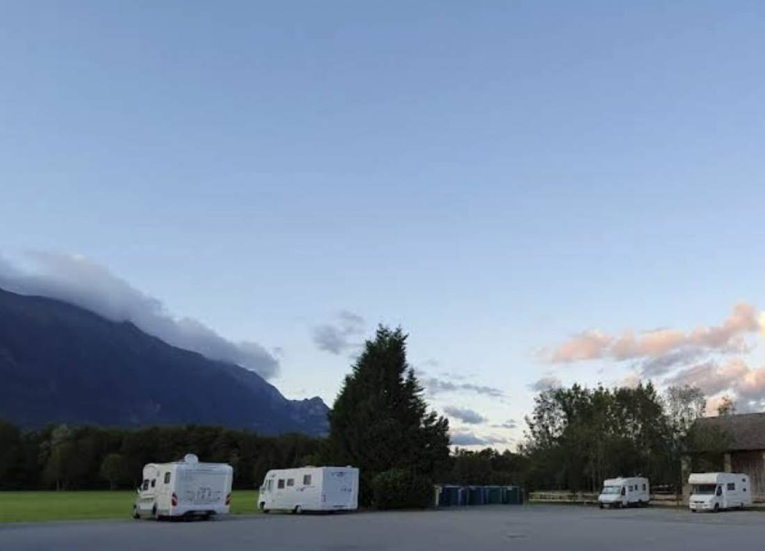 Stellplatz Bourgneuf — Karavan Sitesi in Bourgneuf
