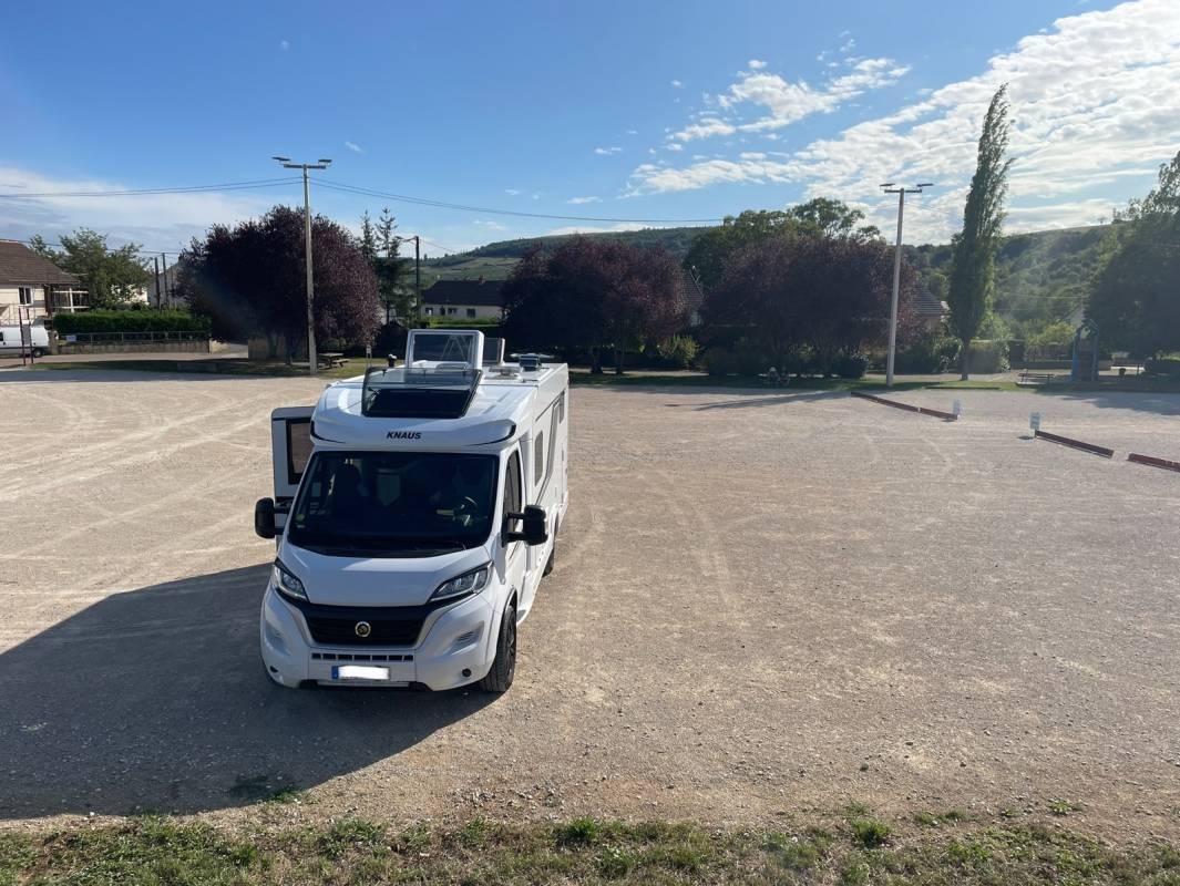 Stellplatz Nolay — Stellplatz in Nolay