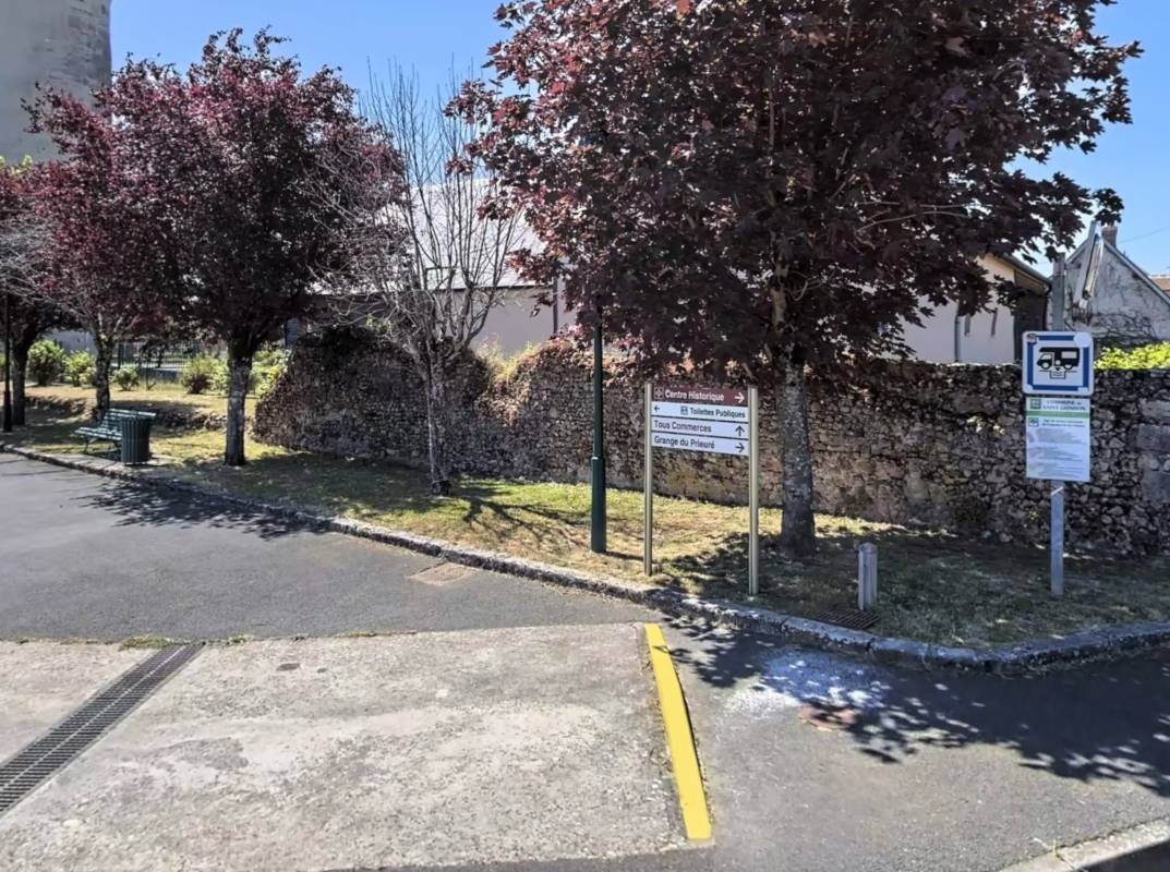 Stellplatz Saint-Gondon — Sp. parking dla kamperów in Saint-Gondon