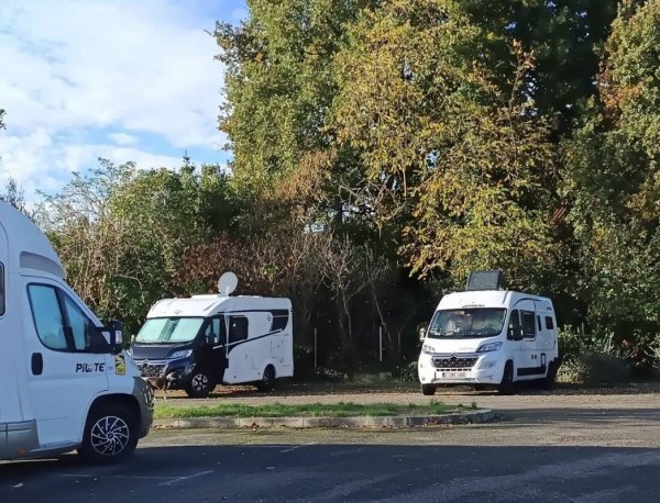 WoMo Stellplatz Grisolles