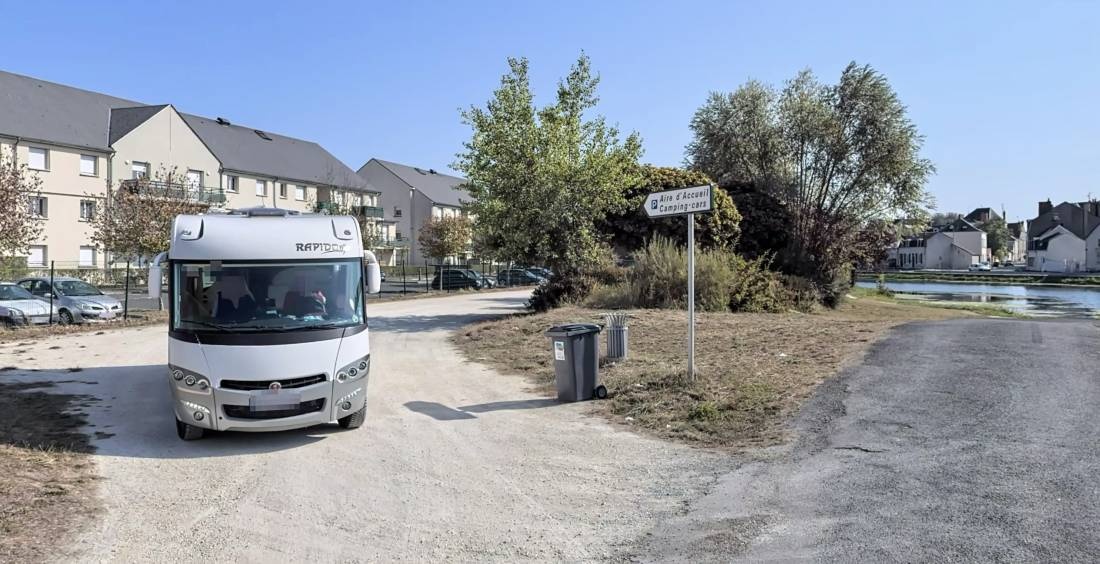 Stellplatz Vierzon — Sp. parking dla kamperów in Vierzon