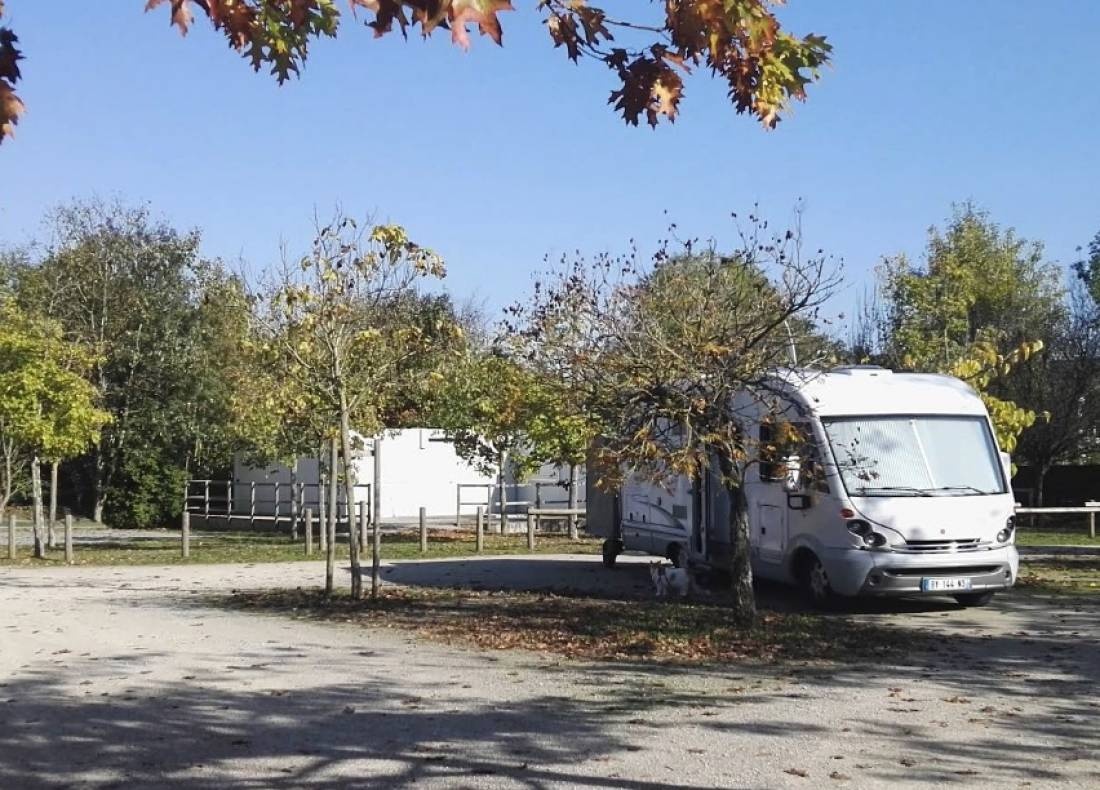 WoMo Stellplatz Vasles — Campervan Site in Vasles