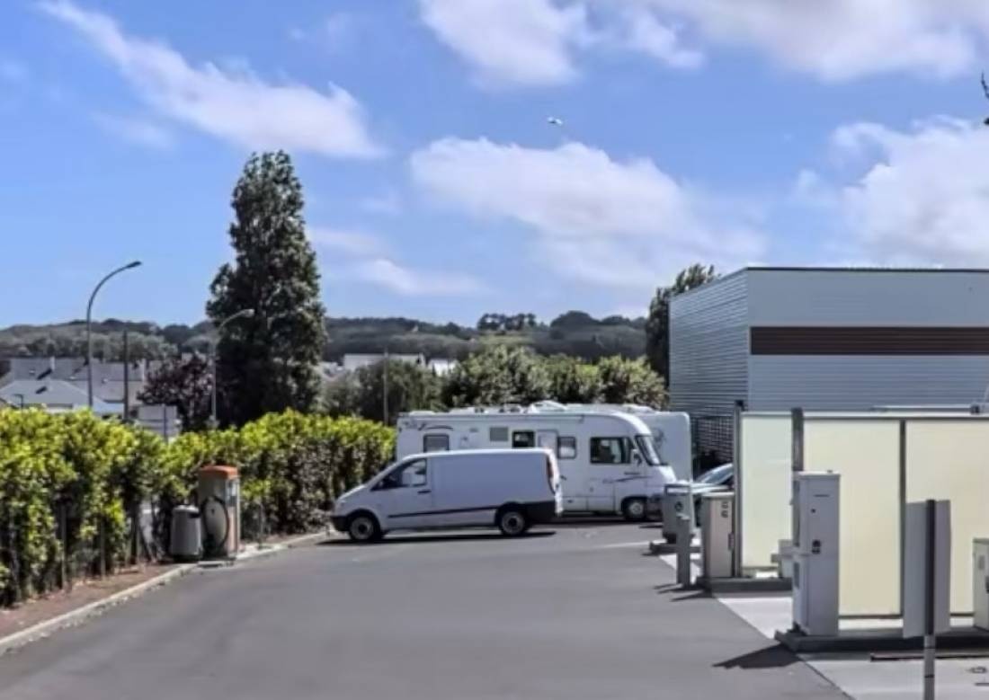 Stellplatz Port-en-Bessin-Huppain — Bobilplass in Port-en-Bessin-Huppain