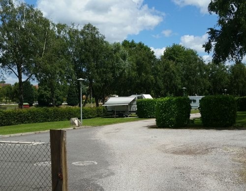 Stellplatz La Ferrière-aux-Étangs — Ställplats in La Ferrière-aux-Étangs